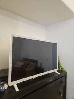 LG 32" Smart TV