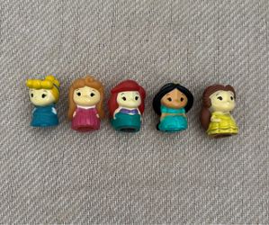 Disney Princess Mini Finger Puppet Figures Set of 5, Disney Princess Finger Puppets, Ariel, Cinderella, Belle, Sleeping Beauty and Jasmine