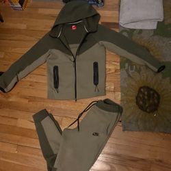 Nike Tech Set Size S 