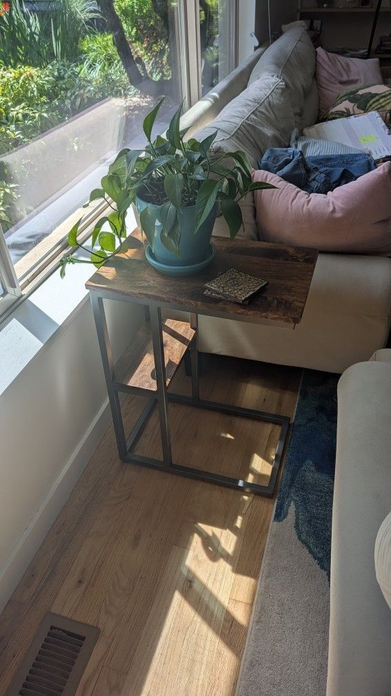 2 Side Tables