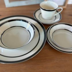 Lenox-Venture Fine China Set