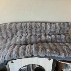 Dog bed。very Soft  No Shedding 