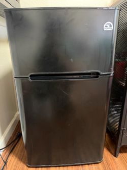 Mini fridge