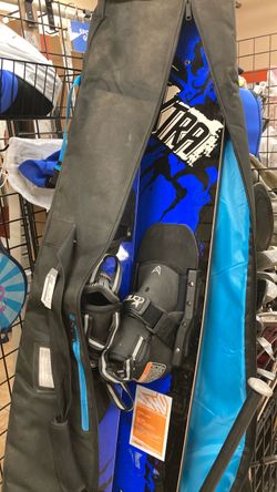 Etra snow skis