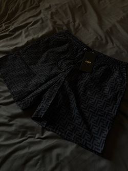 BLACK FENDI SHORTS