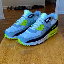 Like New Condition, Nike Air Max Size 6Y Or Will Fit 7.5 Women