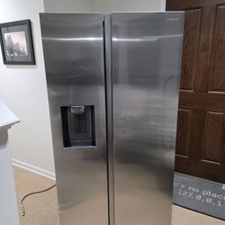 Samsung 27.4-cu ft Standard-Depth 36-in Wide Side-by-Side Refrigerator with Ice Maker ,Water and Ice  Dispenser 