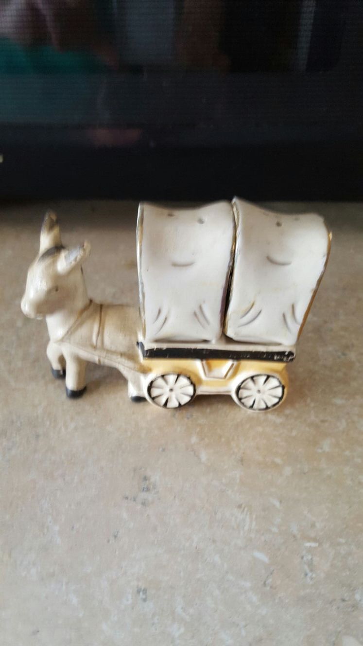 Mule and wagon salt and pepper shakers