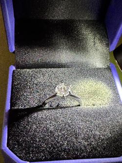 1 Carat Moissanite Engagement Ring
