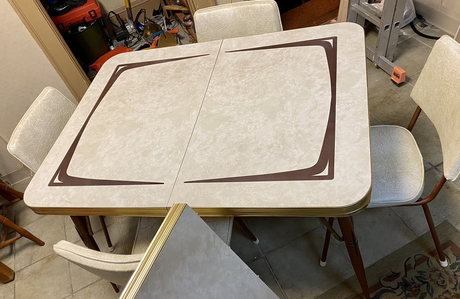 Mid Century Modern Kitchen Table and Chairs 