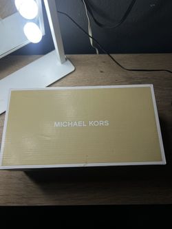 	Michael Kors Platform Sandals - New