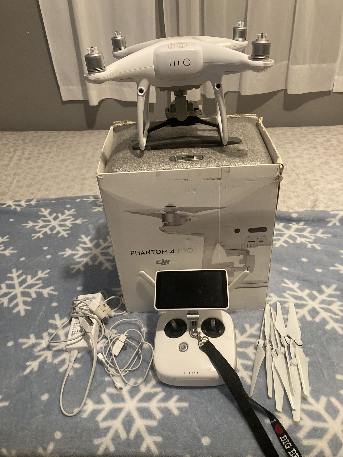 Drone Phantom 4 pro + Dji