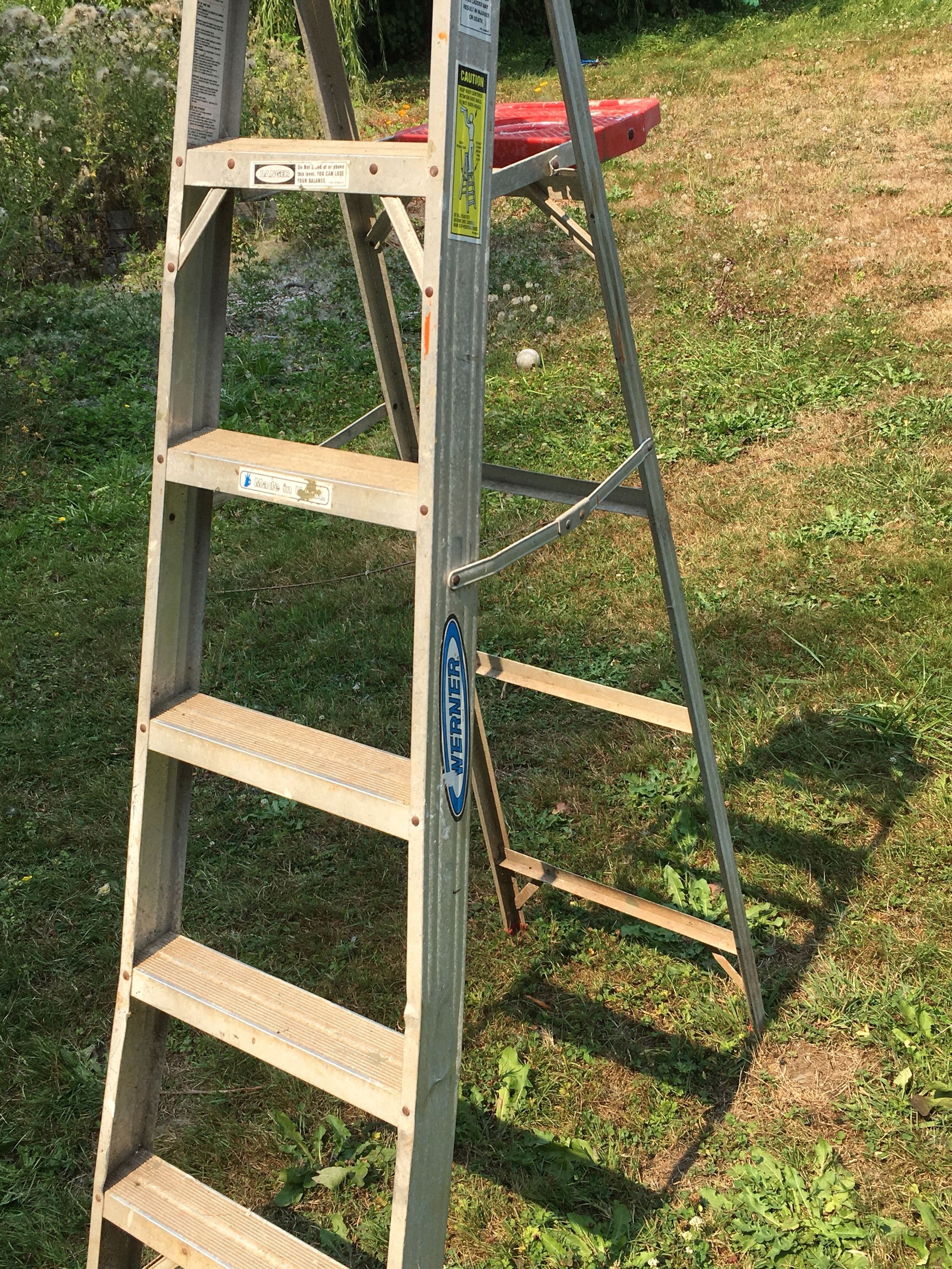 6 Foot Aluminum Ladder