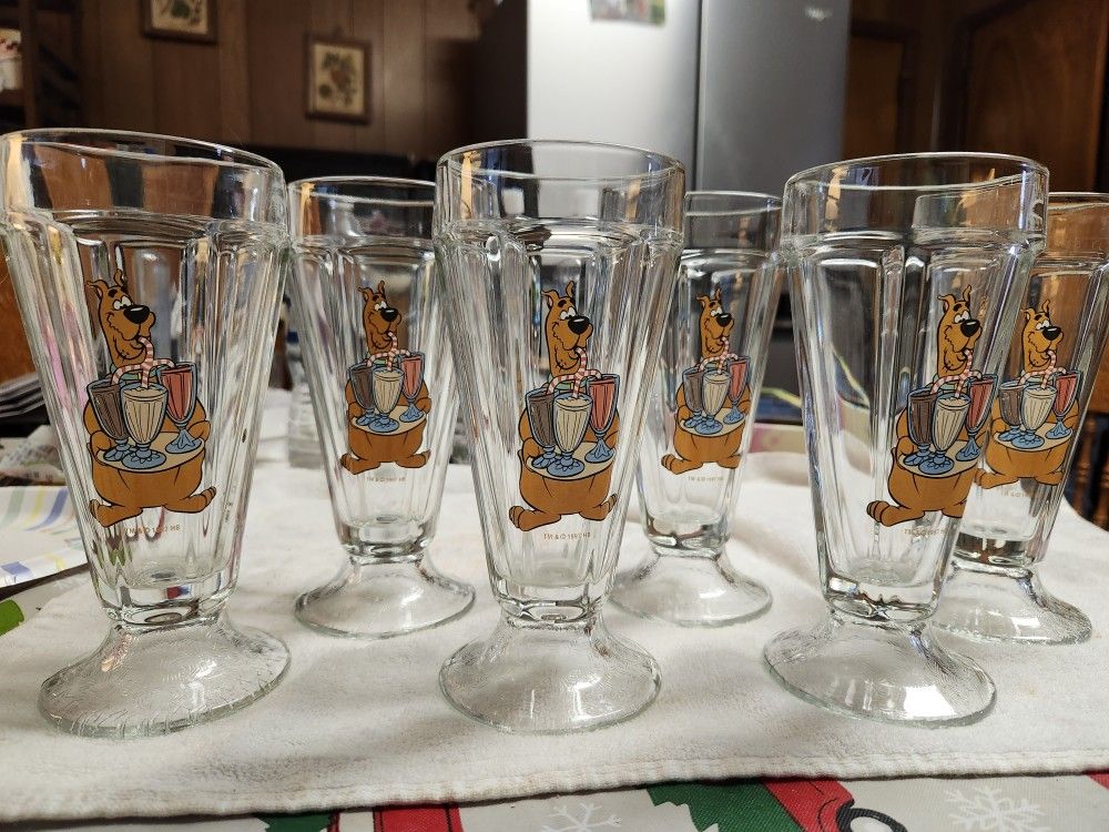 Vintage 1997 Scooby Doo 6 Sundae Glasses And 4 Spoons
