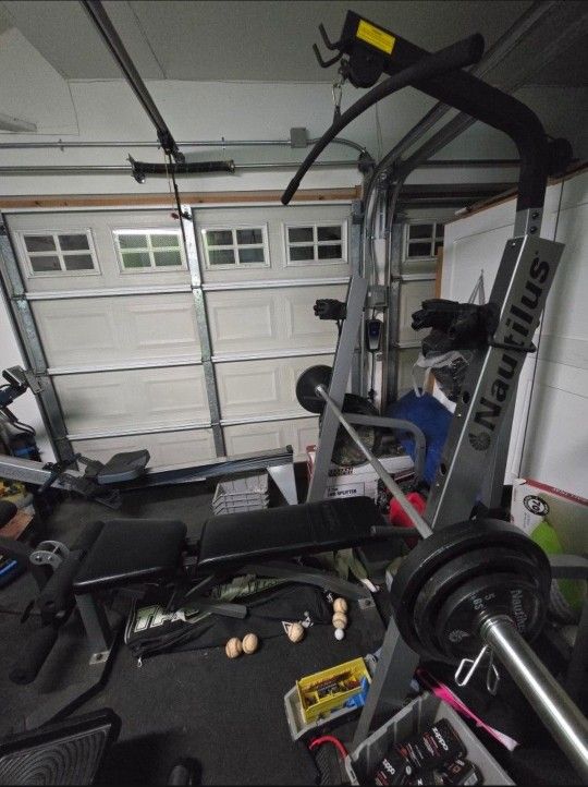 Home Gym Workout Bench Lap Pulldown Smith Machine Nautilus Olympic Bar