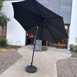 Brand New 7.5’ Heavy Duty Patio Umbrella push button tilt crank open (base sell seperate 