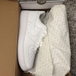 Nike Air Force 1 - Size 9