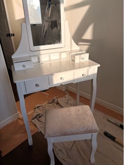 White vanity and bench