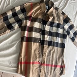 Burberry plaid shirt ( Brand New Only Worn Once ) 