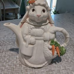 Vintage "Mud Pie" Mrs. Bunny Teapot 