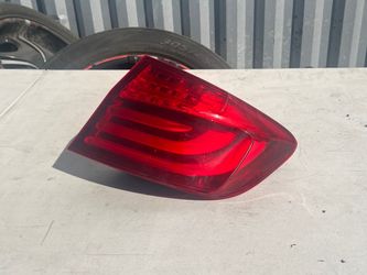 BMW F10 535i 528i 550i Rear Right Taillight Tail Light Lamp OEM