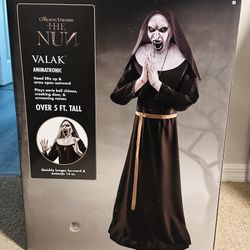 Scary Nun (Animatronics)
