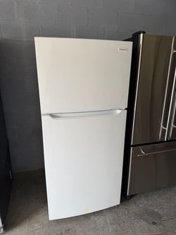 30” FRIGIDAIRE LIKE NEW FRIDGE REFRIGERATOR NEVERA HELADERA FRIO REFRIGERADOR GOOD CONDITION DELIVERY 🚚 AVAILABLE WARRANTY 4 months 7️⃣8️⃣6️⃣4️⃣2️⃣0️