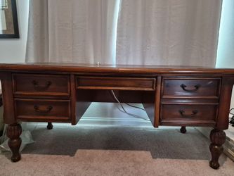 Solid Wood Desk-Classic Style with Drawers & Pull-Out  Tray