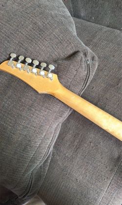 Electric guitar