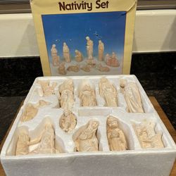 VINTAGE NATIVITY SET - 11 PIECE SET - #24010 - 8" TALL