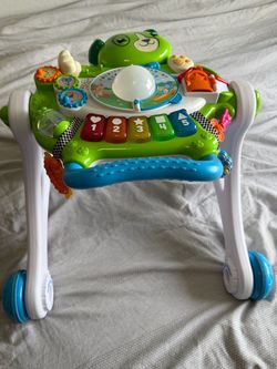 LEAP FROG BABY ENTERTAINMENT CENTER/WALKER