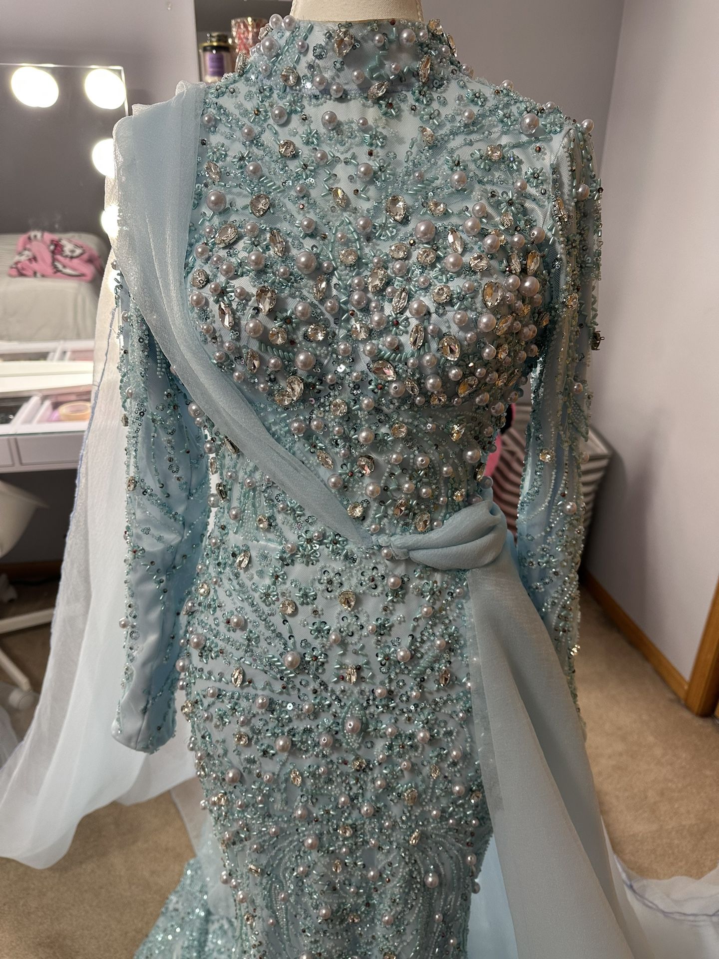 Very beautiful prom evening engagement gown Dress