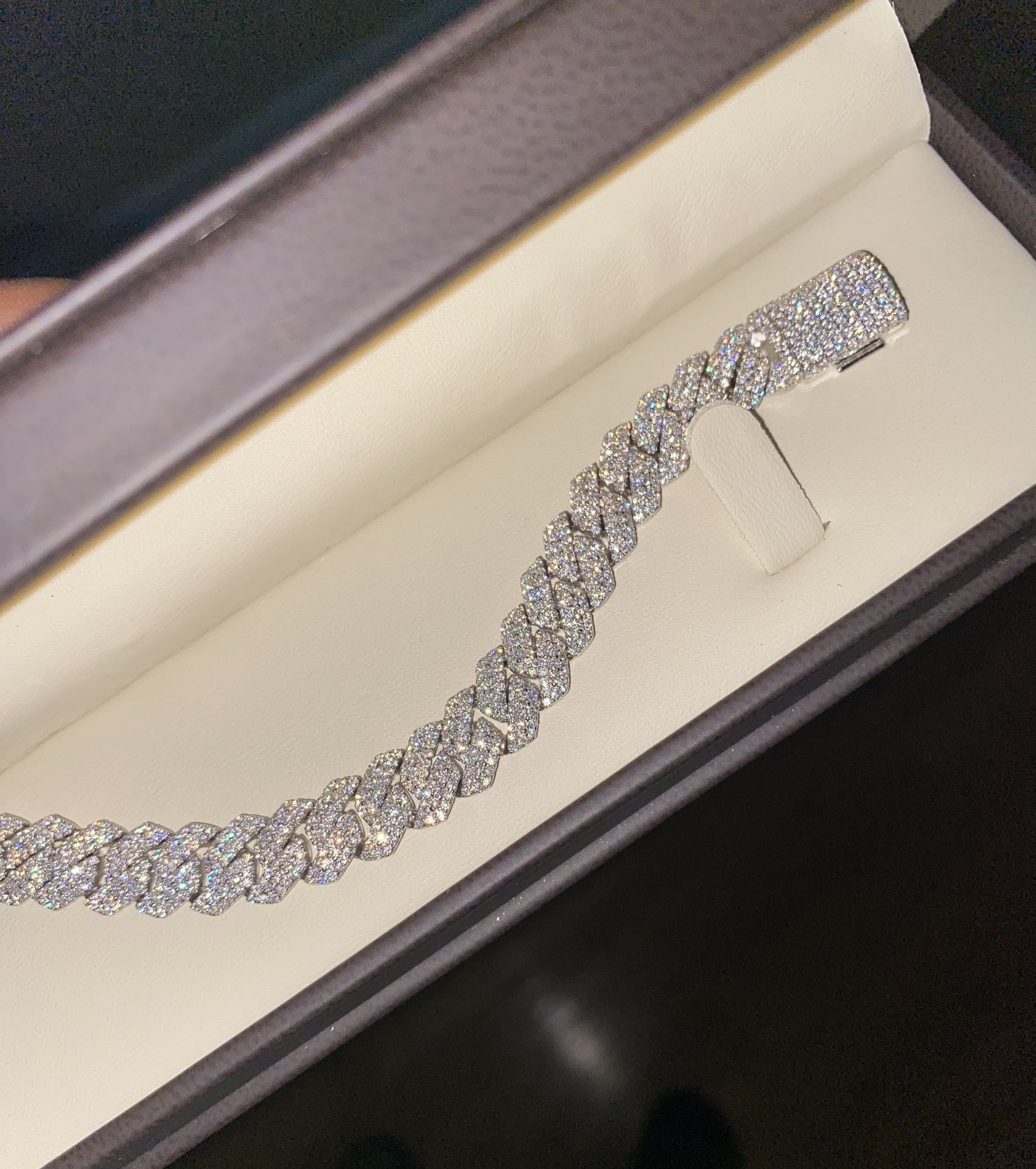 VVS clarity Bracelet $250 Obo! 