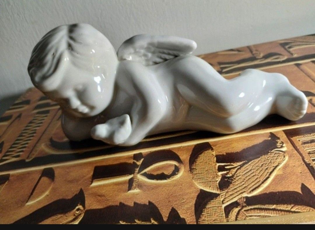 VINTAGE CERAMIC CHERUB FIGURINE 7' - C50