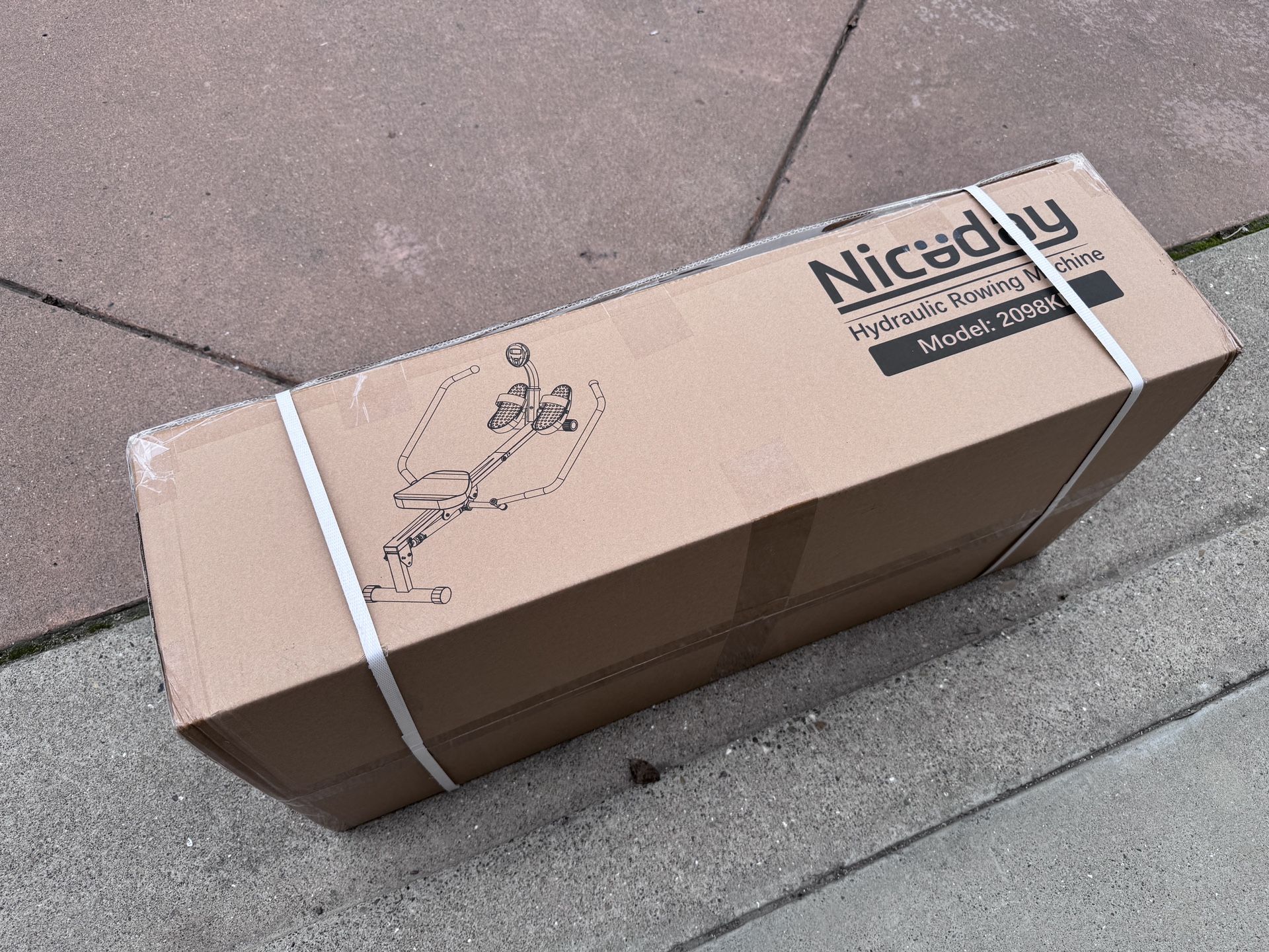 Unopened Brand New Niceday Rowing Machine, Hydraulic Rower Machine with 16 Resistance Levels, 300LBS Loading Capacity