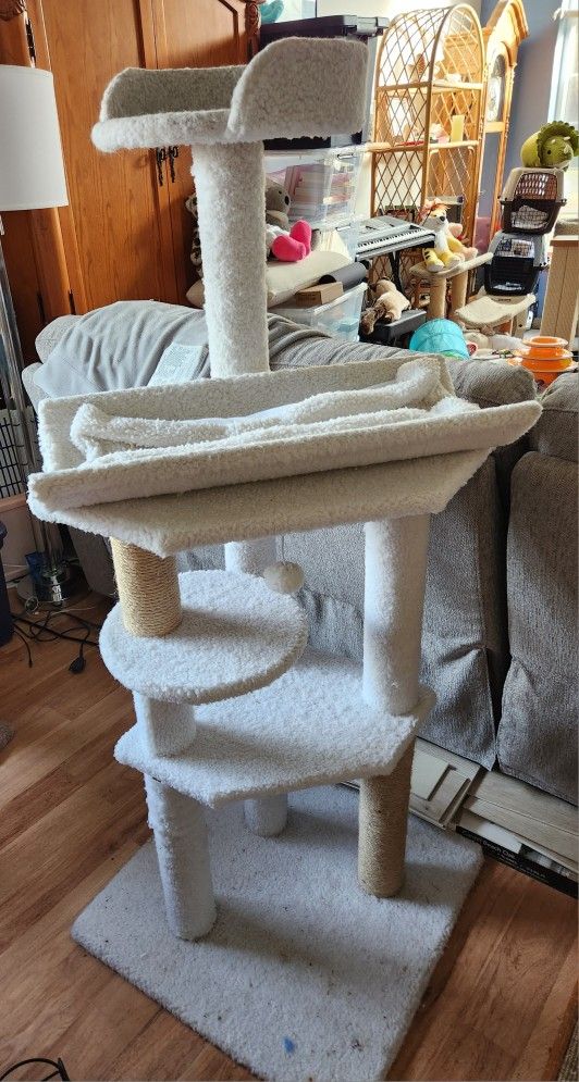 Cat Condo' Scratch Post