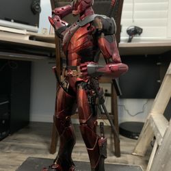 Hot Toys Iron Deadpool Customized