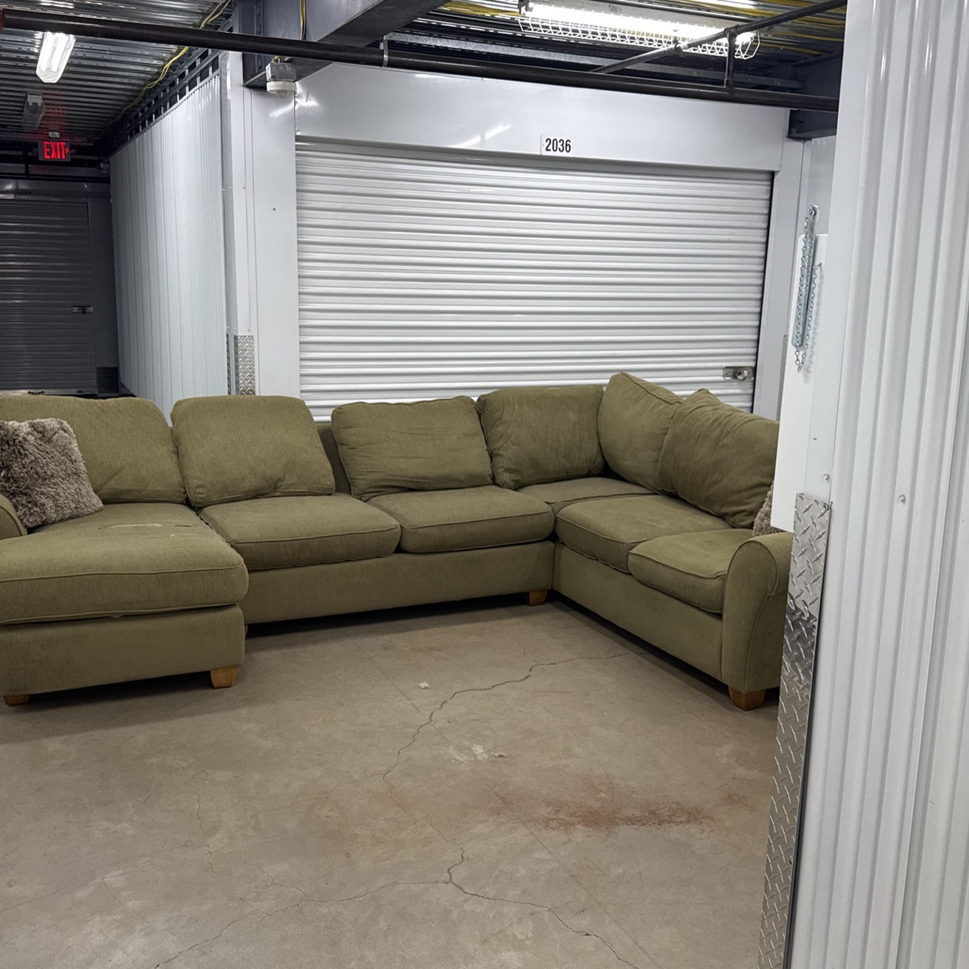 Free Couch for Sale in Hillsboro, OR - OfferUp