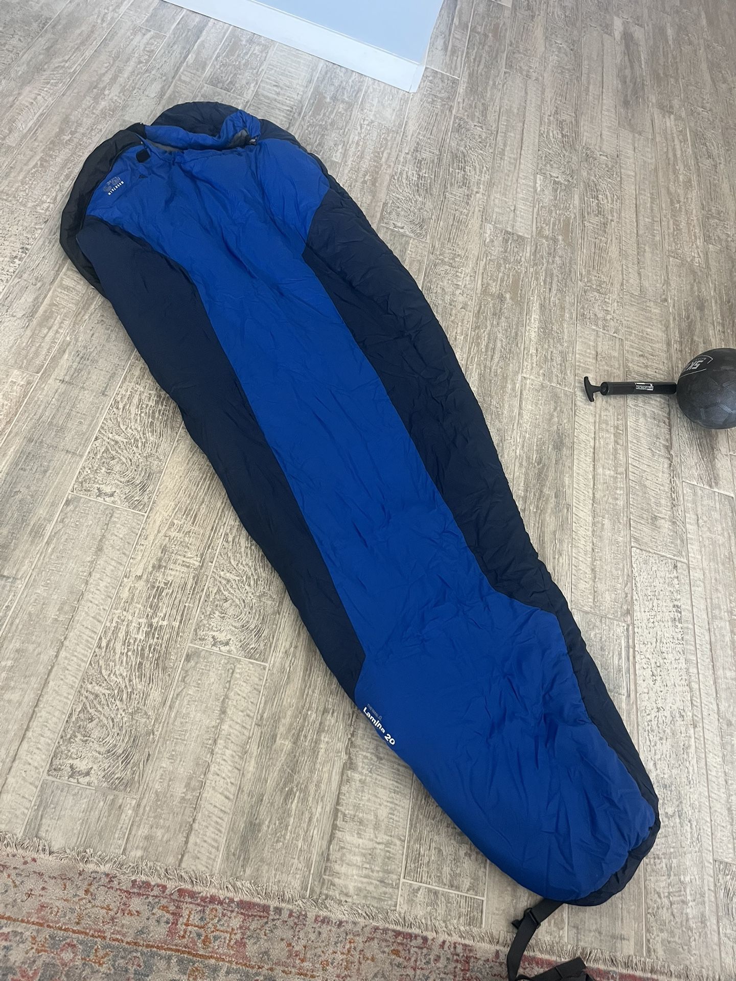 Mountain hardware Lamina 20 Degree Synthetic Sleeping Bag