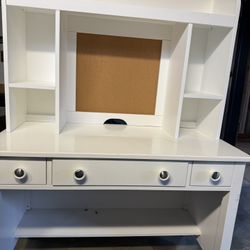 Desk with Detachable Shelving. Your daughter will love this!