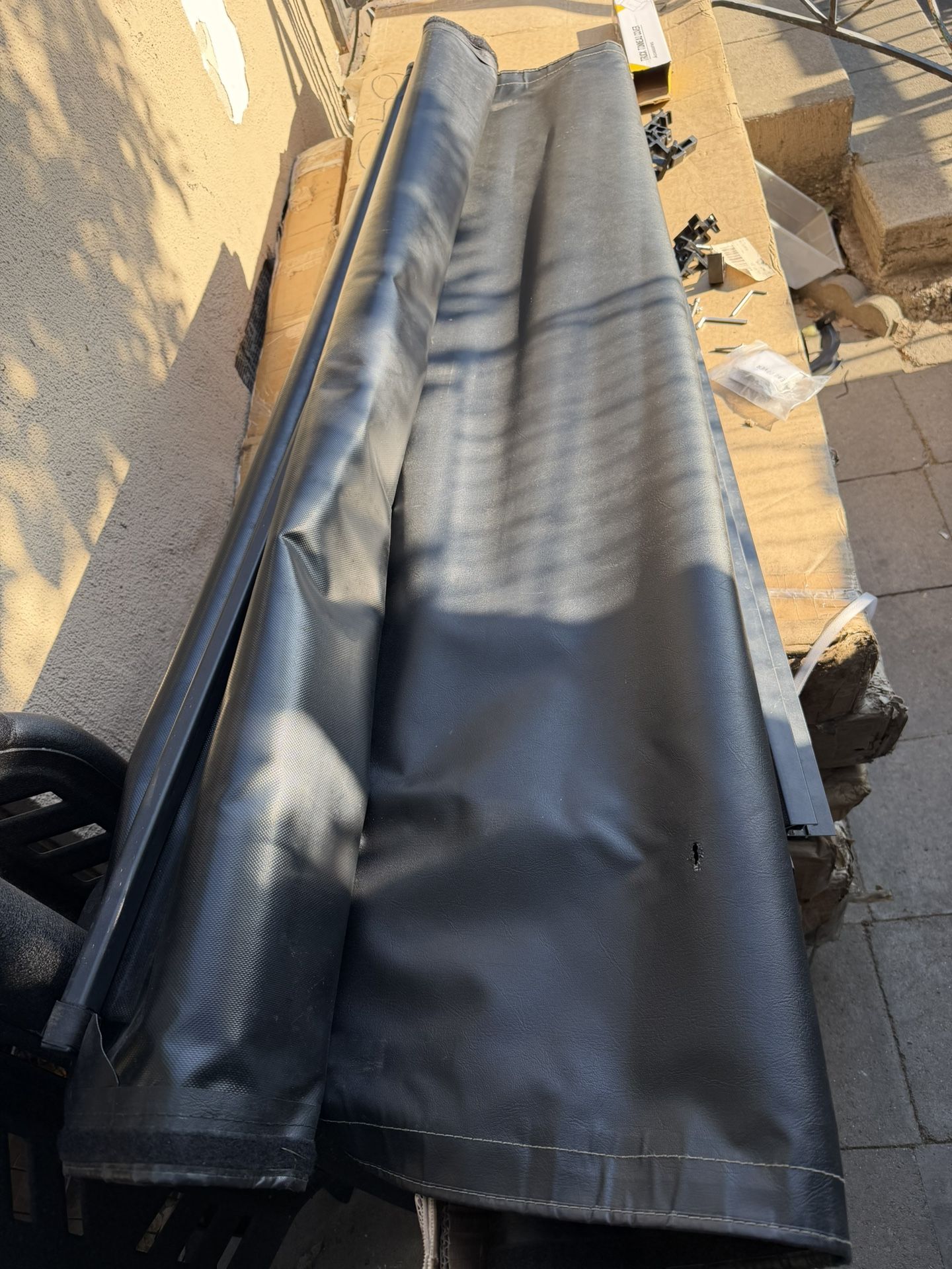 Tapa. 2016 To 2026 Toyota Tacoma Roll Up Bed Cover