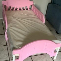 Toddler bed with mattress