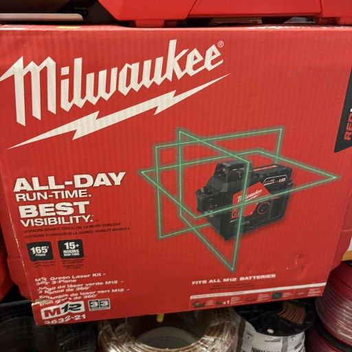 Milwaukee New Kit Laser 360 degree M12 , Battery And Charger