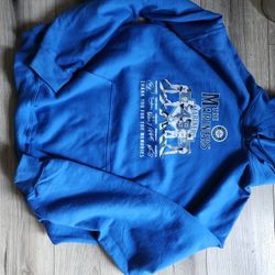 Mariners hoodies w/signatures