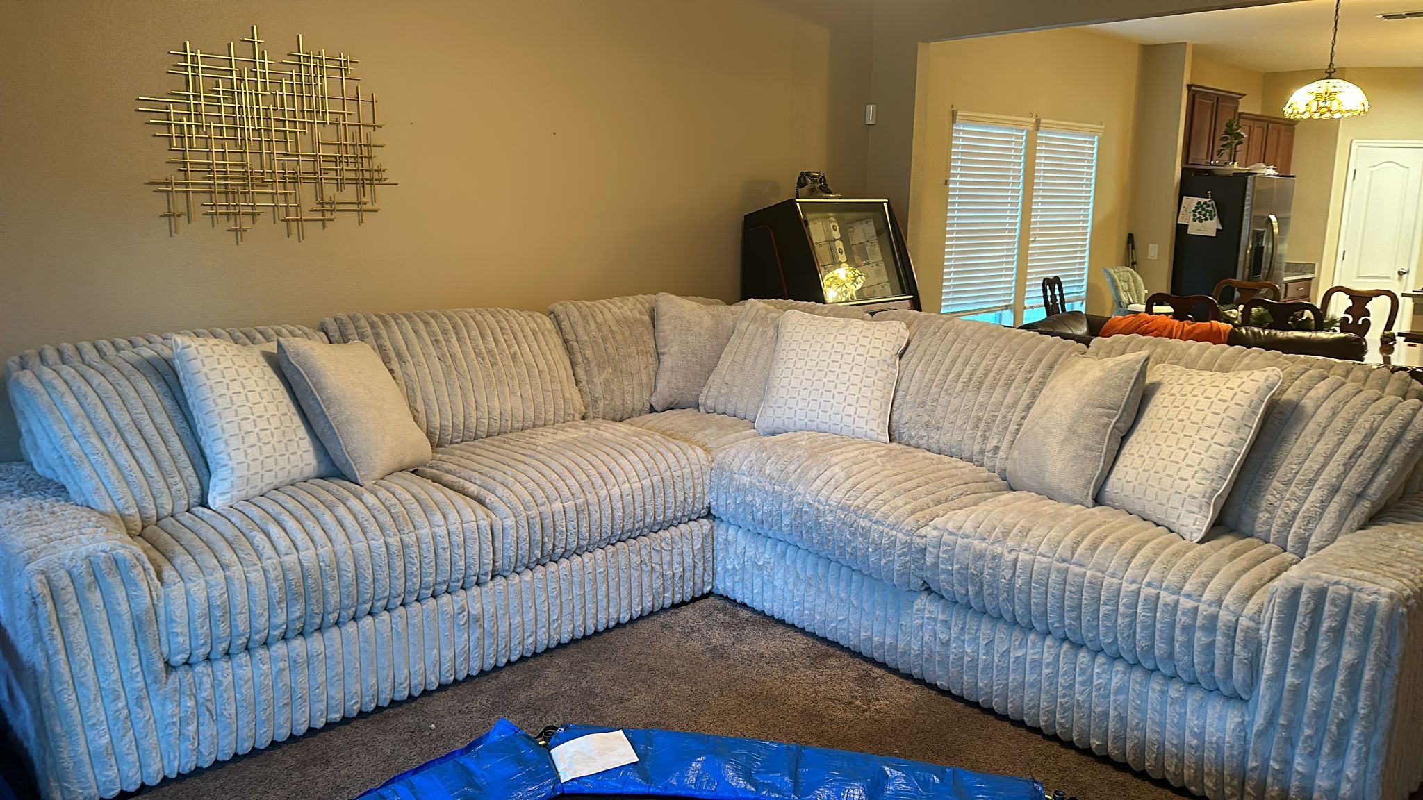 3-PC Stupendous Sectional. 🚚WE DELIVER🚚