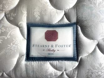 STEARN & FOSTER king size Bed with two boxes 