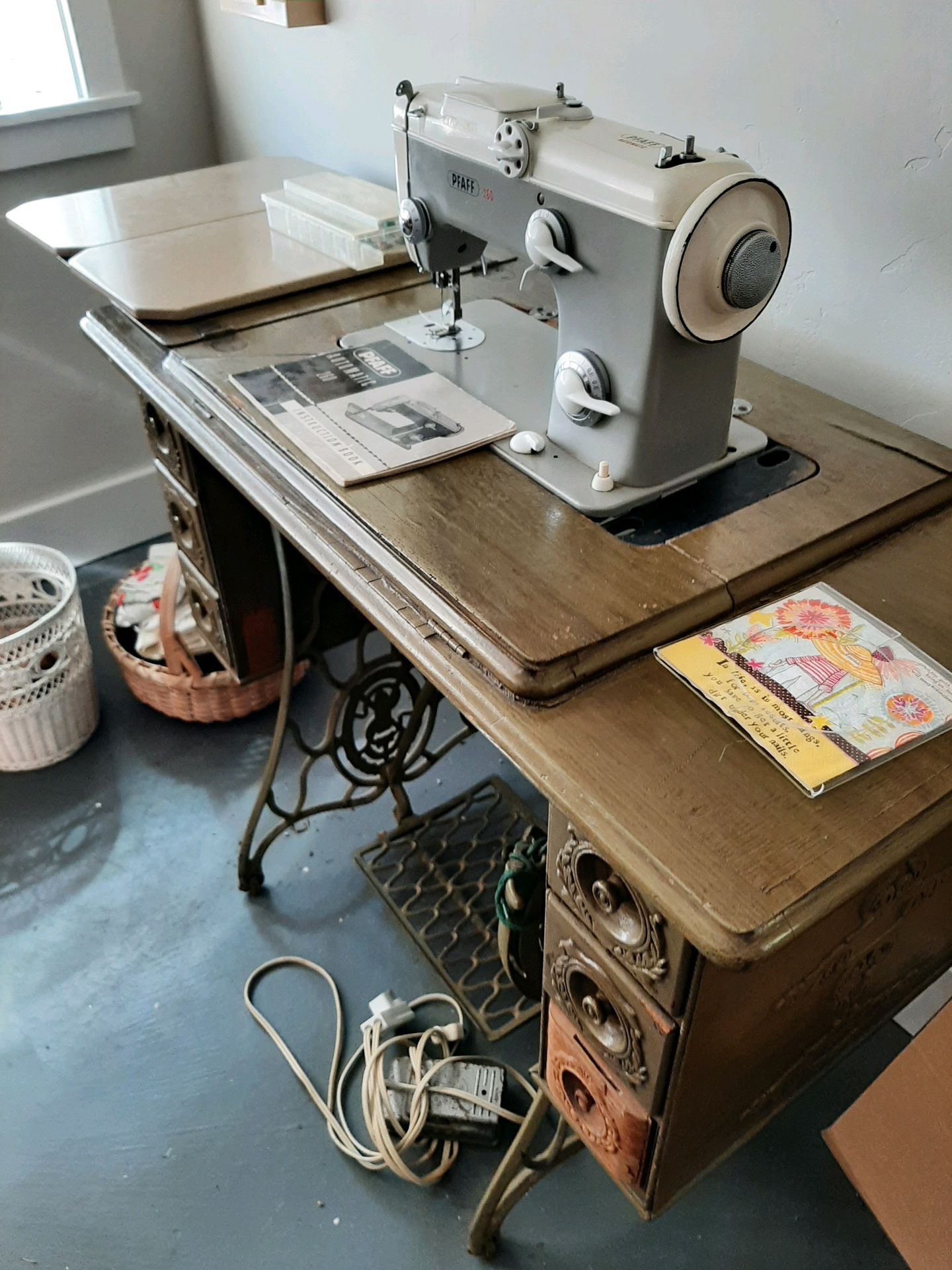  Pfaff Sewing Machine 