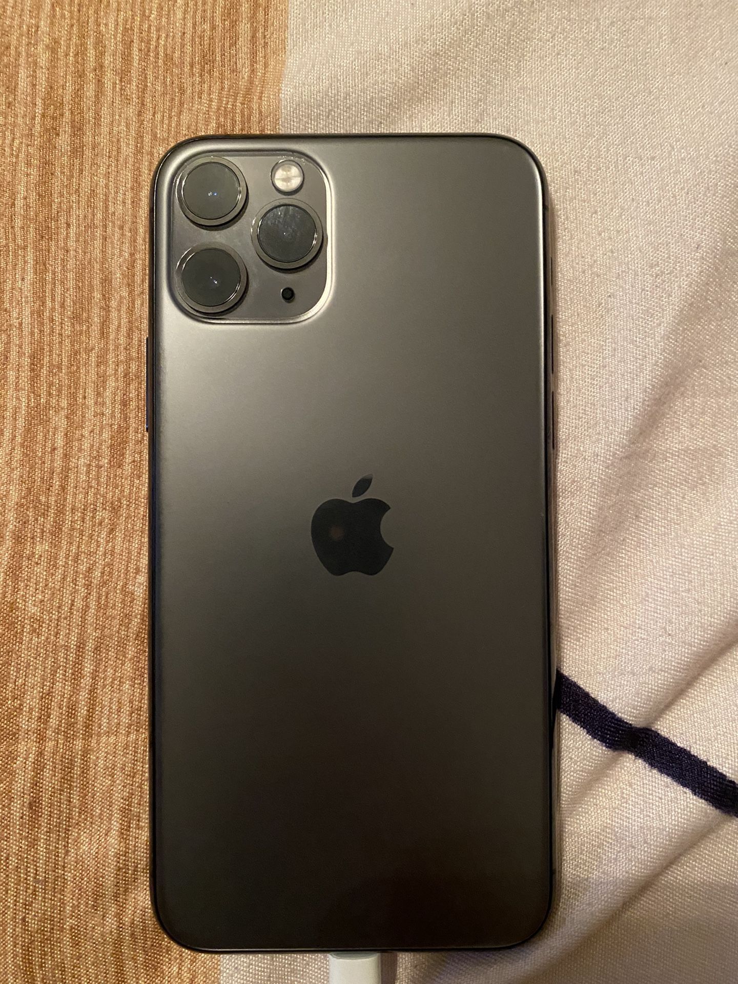 Unlocked Iphone 11 pro Space Grey