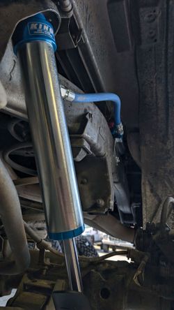 King 2.5 Rear Shocks with Reservoirs Available For 2022-2026 Toyota Tundra💥