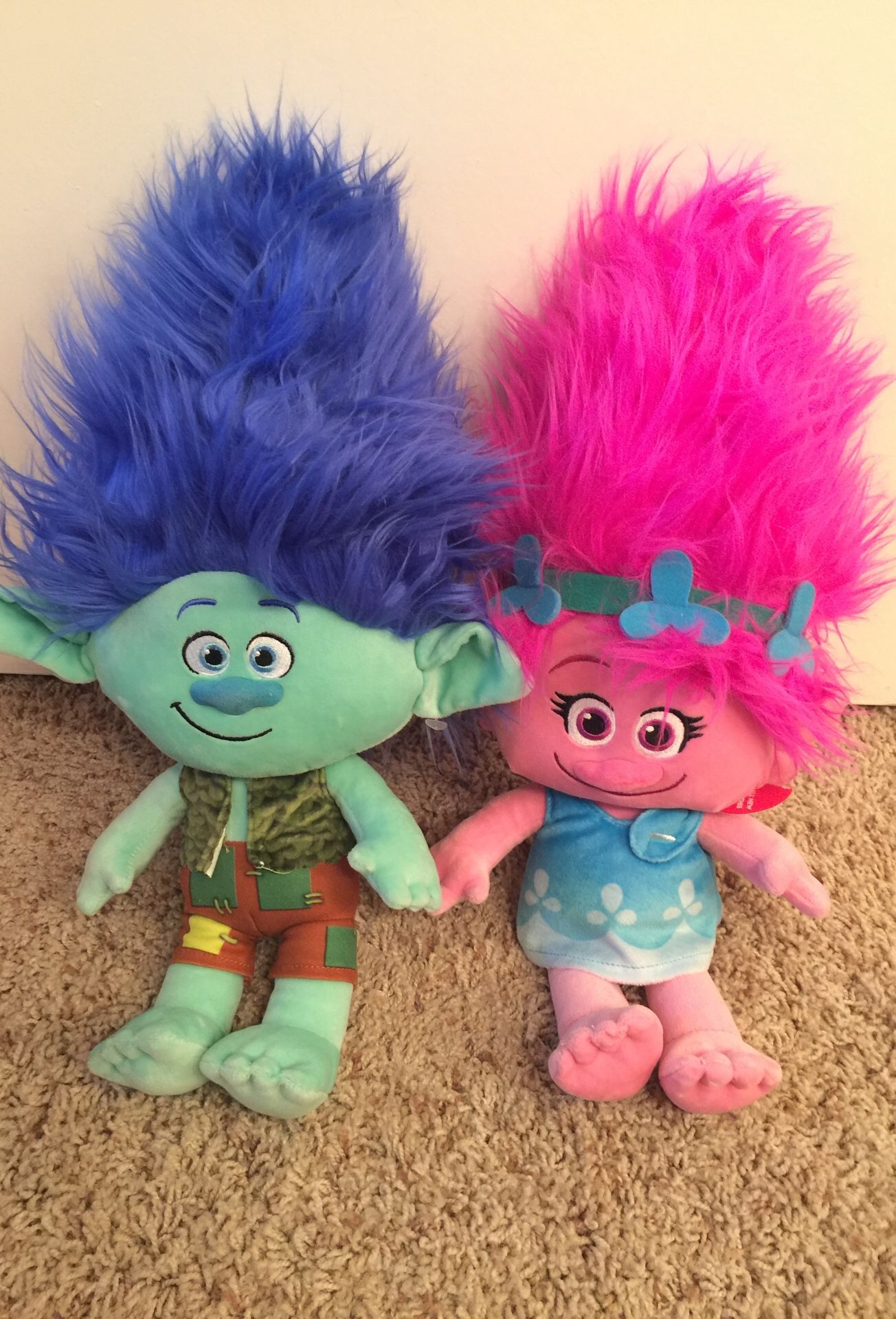 Brand new dolls...build a bears, trolls, Disney and large beani boo $5 each or $30 for all